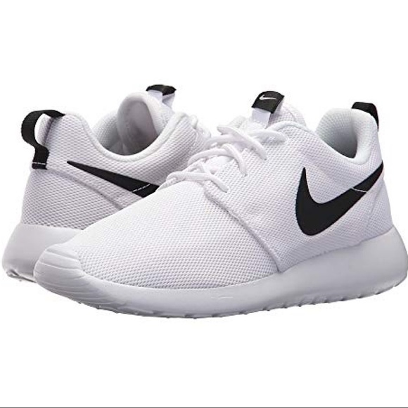 white roshe one womens